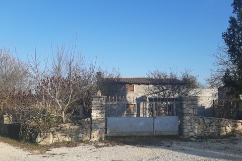 Istra, Svetvinčenat, parcela s kućom na prekrasnoj lokaciji