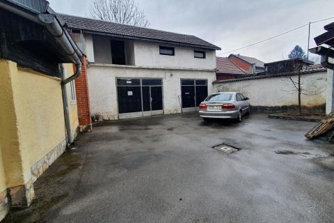 Ogulin-kuća, blizina centra