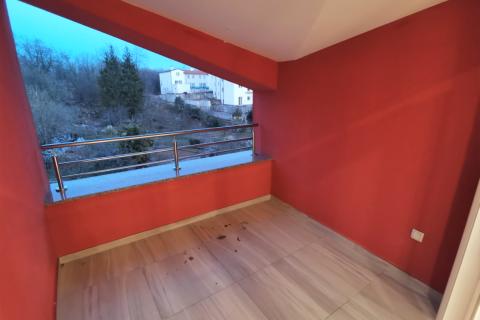 MATULJI - JURDANI - KOMFORAN, LUKSUZAN STAN ZA DUGOROČNI NAJAM