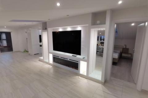 MATULJI - JURDANI - KOMFORAN, LUKSUZAN STAN ZA DUGOROČNI NAJAM