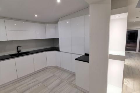 MATULJI - JURDANI - KOMFORAN, LUKSUZAN STAN ZA DUGOROČNI NAJAM