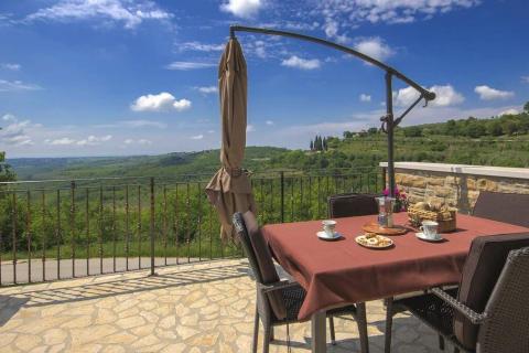 Istra, autohtona kuća u nizu u okolici Buja