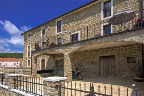 Istra, autohtona kuća u nizu u okolici Buja