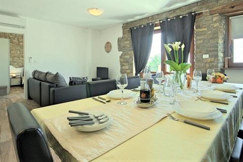 Istra, autohtona kuća u nizu u okolici Buja