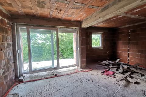 OTOK KRK,DOBRINJ-kuća sa tri apartmana i građevinskim terenom 