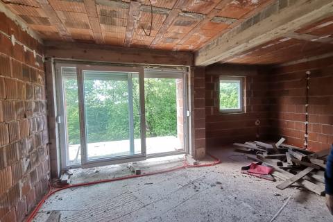 OTOK KRK,DOBRINJ-kuća sa tri apartmana i građevinskim terenom 