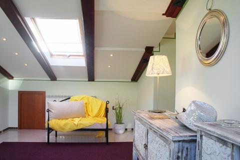 Rijeka, Srdoči, 3S+DB stan s vlastitom okućnicom i pogledom na more