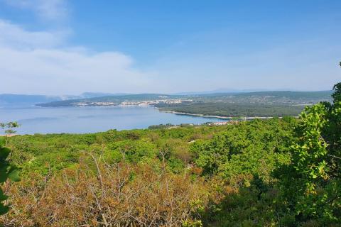 Otok Krk-poljoprivredno zemljište 3528m2 s pogledom na more