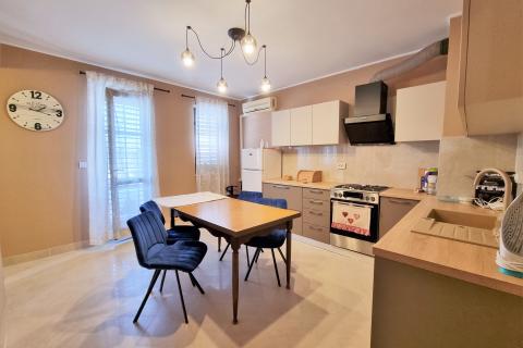 Istra, Rovinj, centar - dvosoban stan 80 m2 na 1. katu