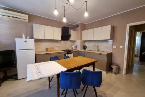 Istra, Rovinj, centar - dvosoban stan 80 m2 na 1. katu