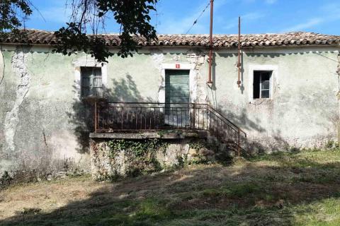 Istra, Draguć, starina za adaptaciju sa poljoprivrednim zemljištem