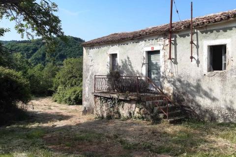 Istra, Draguć, starina za adaptaciju sa poljoprivrednim zemljištem