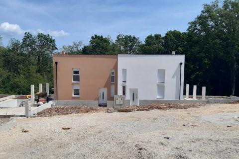 Istra, Tinjan okolica, moderna dvojna kuća, gotova, useljiva