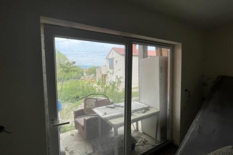 Die Insel Krk, Sottovento, Wohnung im Bau, 52 m2, 2 Schlafzimmer + Wohnzimmer, Meerblick