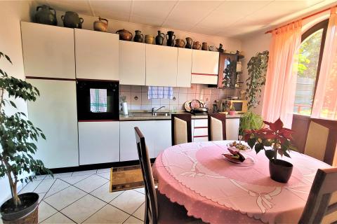 Istra, Savudrija,okolica-Dvojna kuća s dva stana udaljena 1,5 km od mora