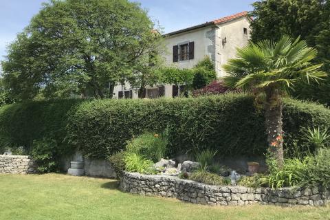 Roč - okolica , Prekrasna autohtona kuća na osami