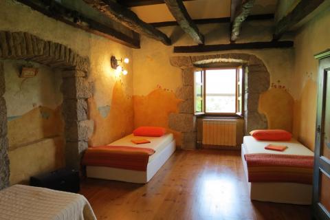 Roč - okolica , Prekrasna autohtona kuća na osami