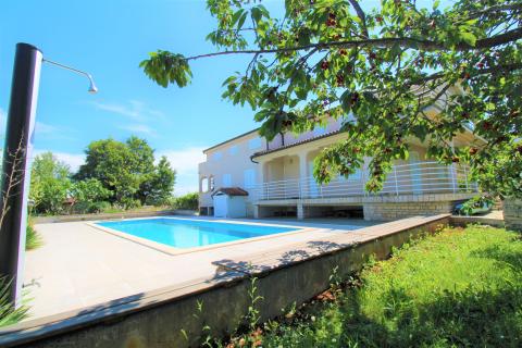 Дом Rovinjsko Selo, Rovinj, 260m2