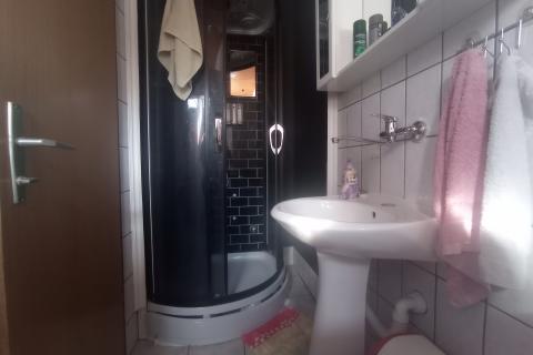 Ogulin, kuća sa poslovnim prostorom, blizina centra