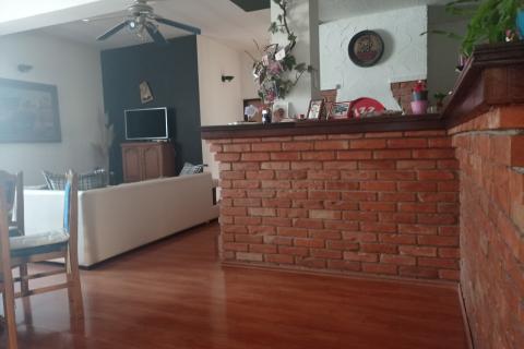 Ogulin, kuća sa poslovnim prostorom, blizina centra