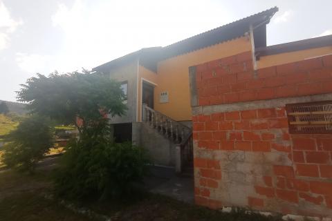 Ogulin, kuća sa poslovnim prostorom, blizina centra