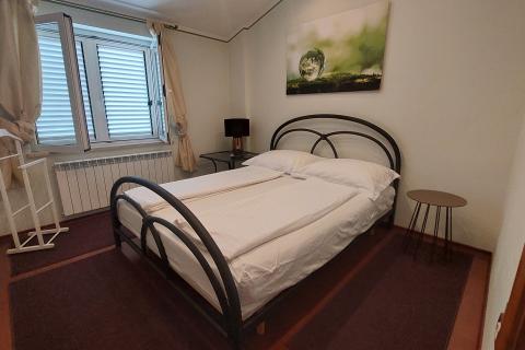 Rijeka, Srdoči, 3S+DB stan s vlastitom okućnicom i pogledom na more