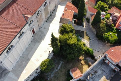 Земельный участок строительного назначения Rovinj, 144m2