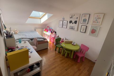 KASTAV, Rubeši - Dvoetažni stan 119 m2 + 2 Garaže