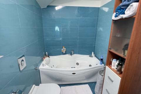 KASTAV, Rubeši - Dvoetažni stan 119 m2 + 2 Garaže