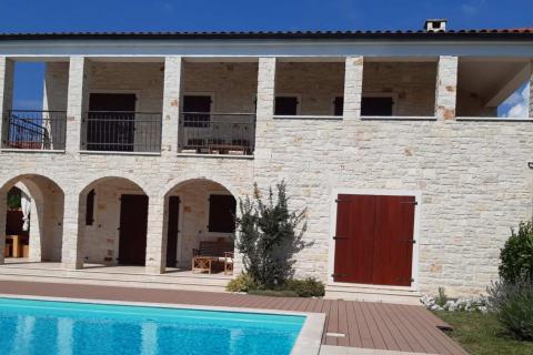 Istra, Kringa okolica - prekrasna kamena vila