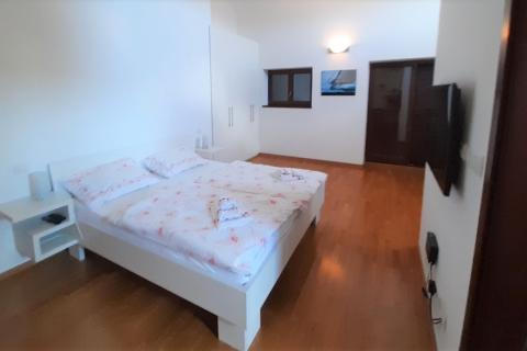 Istra, Kringa okolica - prekrasna kamena vila