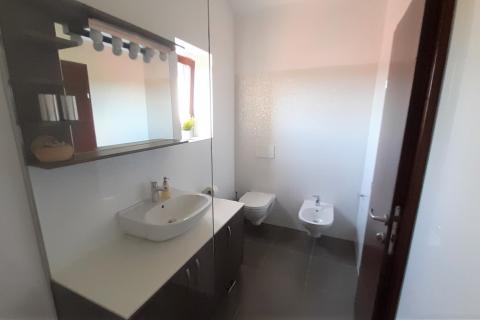 Istra, Kringa okolica - prekrasna kamena vila