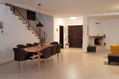 Istra, Kringa okolica - prekrasna kamena vila