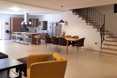 Istra, Kringa okolica - prekrasna kamena vila