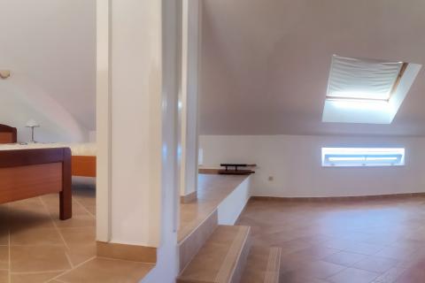 Einfamilienhaus/Wohnhaus Krk, 450m2