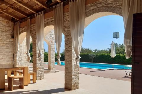 Istra, Kringa okolica - prekrasna kamena vila