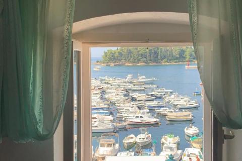 Rovinj, jedinstven stan s terasom
