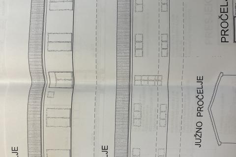 ISTRA, 2 h -poljoprivrednog zemljišta sa započetom gradnjom stambeno-gospodarskog objekta