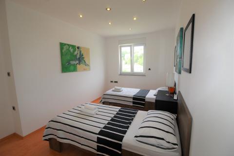 OPATIJA - IČIĆI - stan u blizini mora s okućnicom, pogled