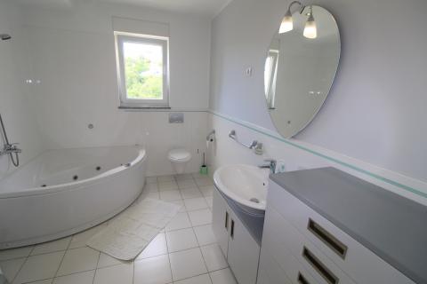 OPATIJA - IČIĆI - stan u blizini mora s okućnicom, pogled