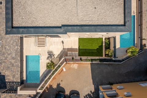 INSEL KRK, MALINSKA-Luxus-Wohnung mit Pool 80 Meter vom Strand entfernt