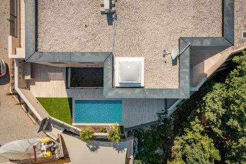 INSEL KRK, MALINSKA-Luxus-Wohnung mit Pool 80 Meter vom Strand entfernt