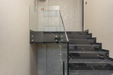 INSEL KRK, MALINSKA-Luxus-Wohnung mit Pool 80 Meter vom Strand entfernt