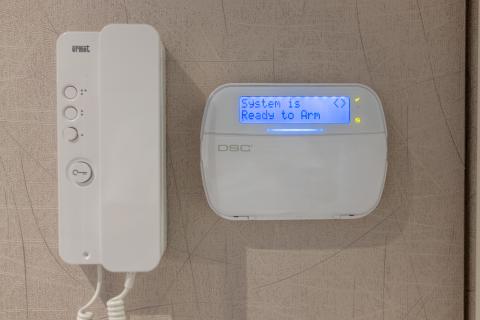 INSEL KRK, MALINSKA-Luxus-Wohnung mit Pool 80 Meter vom Strand entfernt