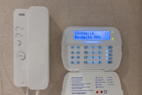 INSEL KRK, MALINSKA-Luxus-Wohnung mit Pool 80 Meter vom Strand entfernt