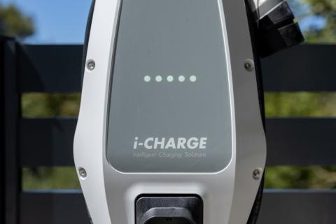 INSEL KRK, MALINSKA-Luxus-Wohnung mit Pool 80 Meter vom Strand entfernt