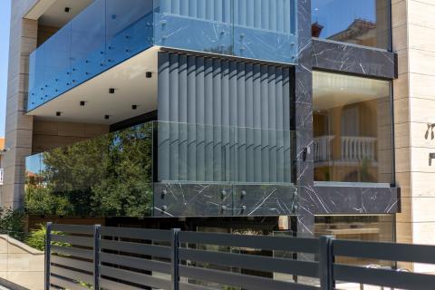 INSEL KRK, MALINSKA-Luxus-Wohnung mit Pool 80 Meter vom Strand entfernt