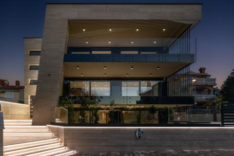 INSEL KRK, MALINSKA-Luxus-Wohnung mit Pool 80 Meter vom Strand entfernt