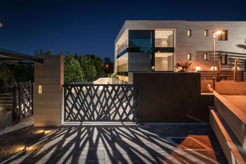 INSEL KRK, MALINSKA-Luxus-Wohnung mit Pool 80 Meter vom Strand entfernt