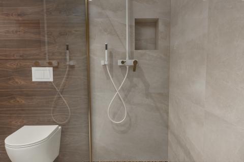 INSEL KRK, MALINSKA-Luxus-Wohnung mit Pool 80 Meter vom Strand entfernt